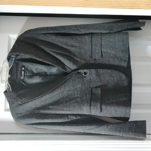 Barely worn- 7th Ave Suiting from NY&C, size 6. Black w gray spots. Long sleeve.